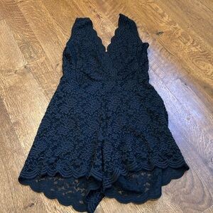 831 Women’s Romper Black